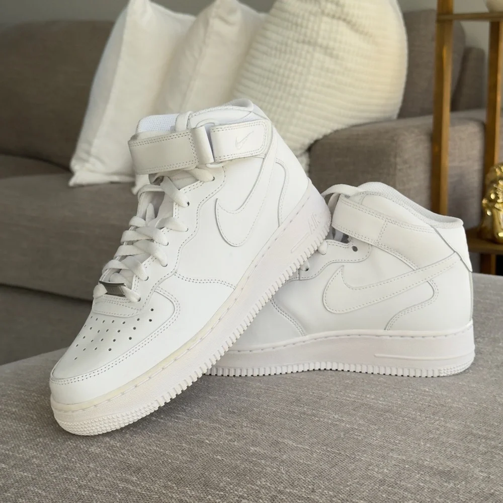 NIKE AIR FORCE 1 MID White High-Top Sneakers - Picture 1 of 9